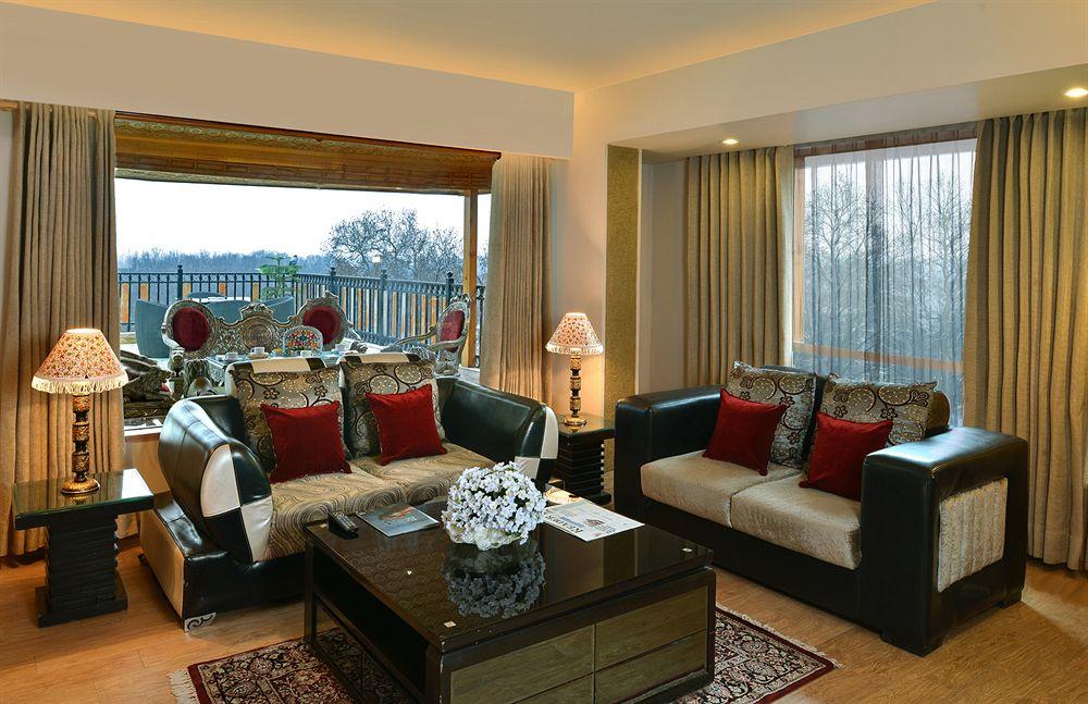 Hotel Golden Tulip Srinagar Extérieur photo
