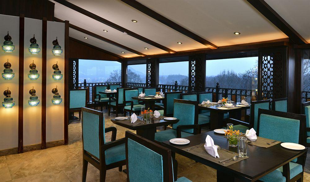 Hotel Golden Tulip Srinagar Extérieur photo