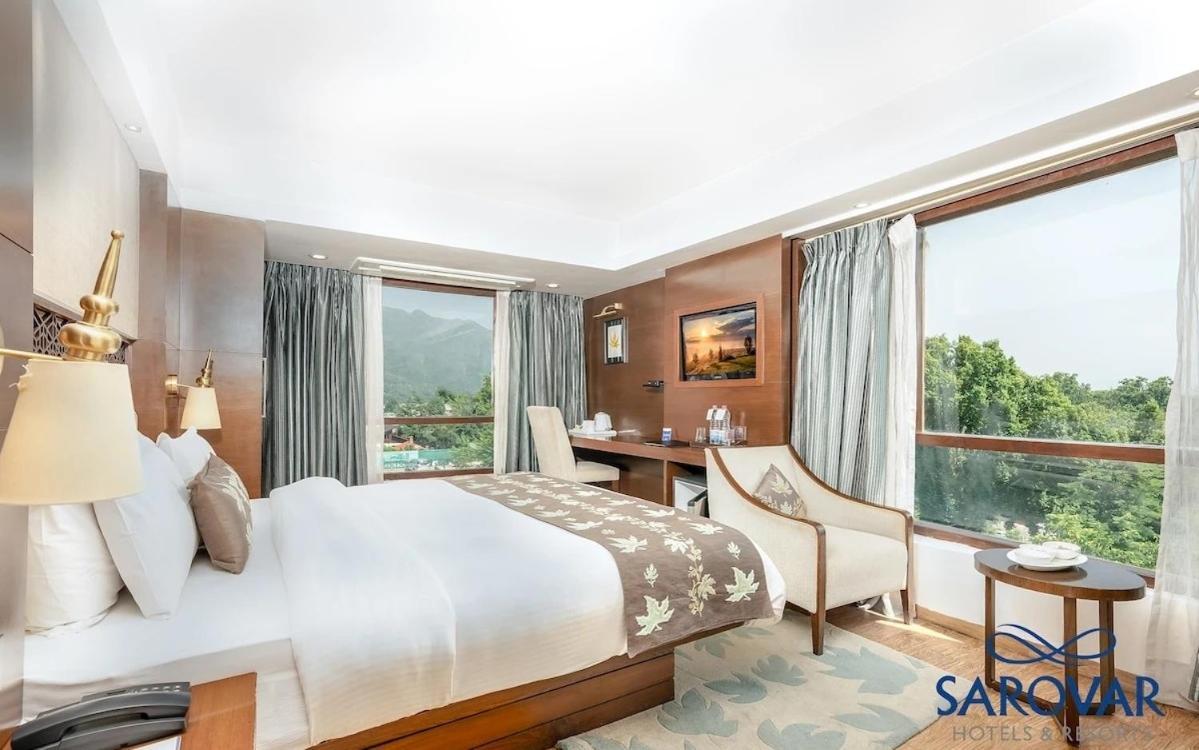 Hotel Golden Tulip Srinagar Extérieur photo