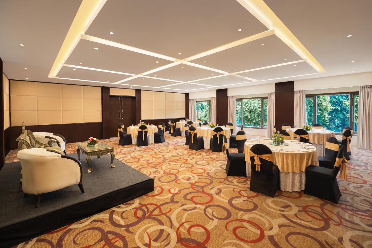 Hotel Golden Tulip Srinagar Extérieur photo