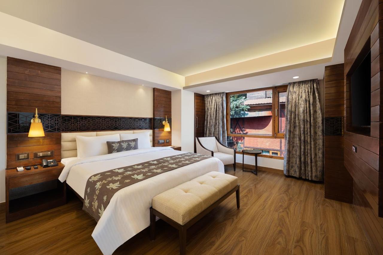 Hotel Golden Tulip Srinagar Extérieur photo