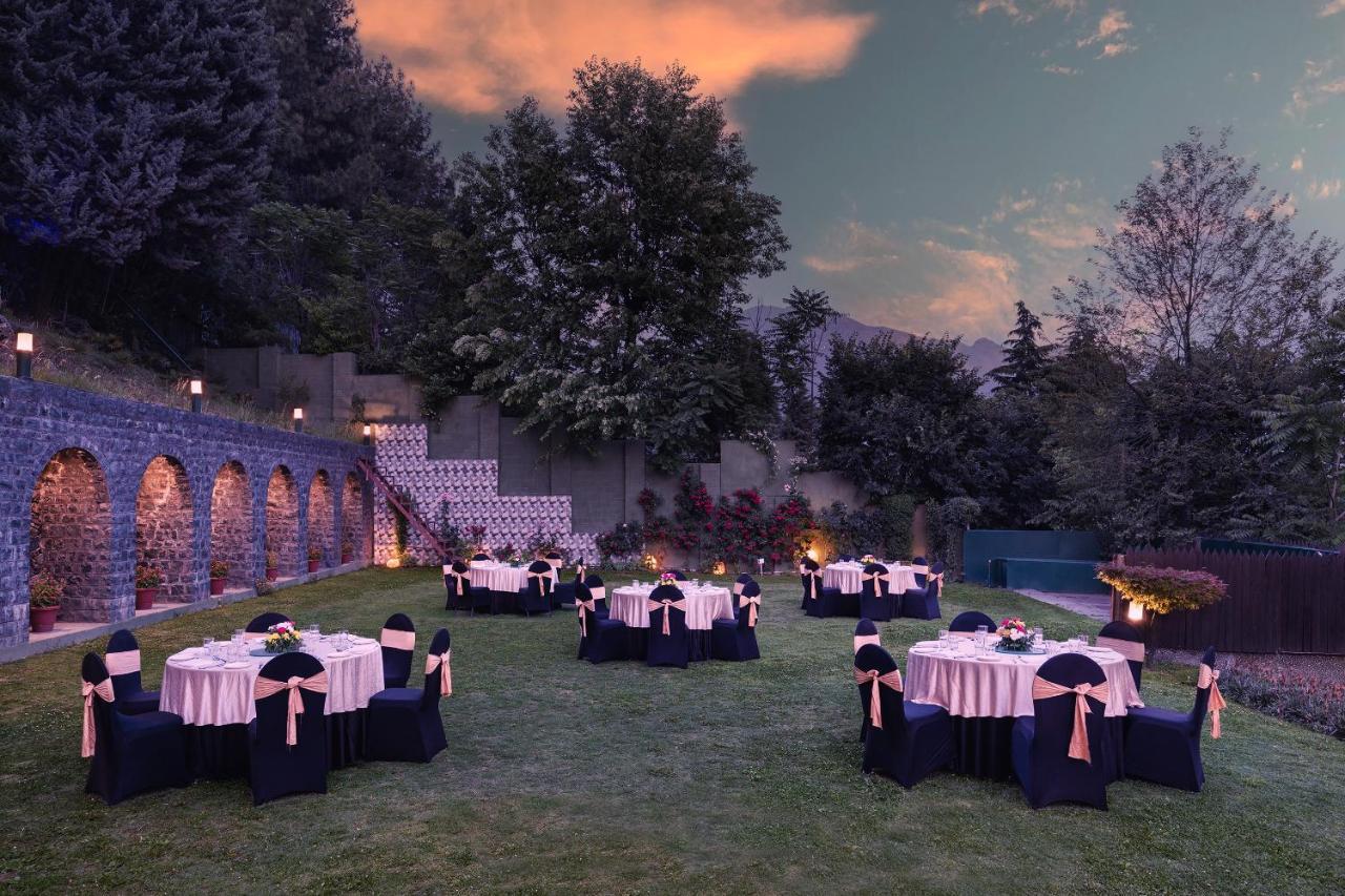Hotel Golden Tulip Srinagar Extérieur photo