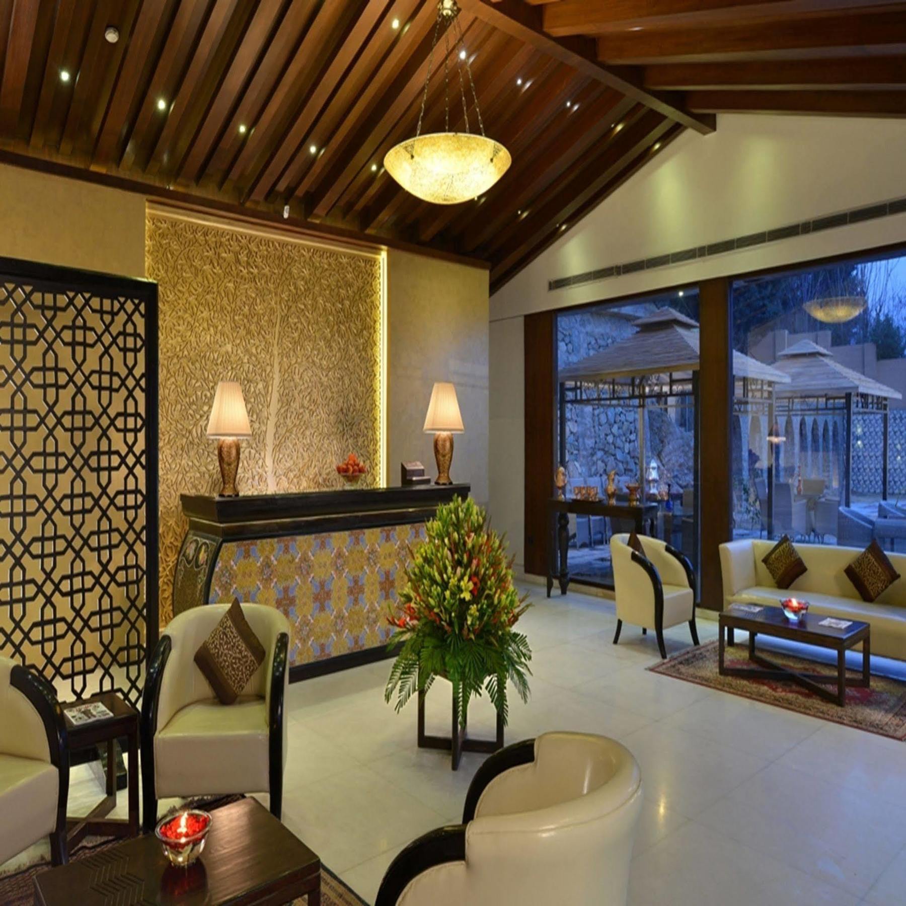 Hotel Golden Tulip Srinagar Extérieur photo