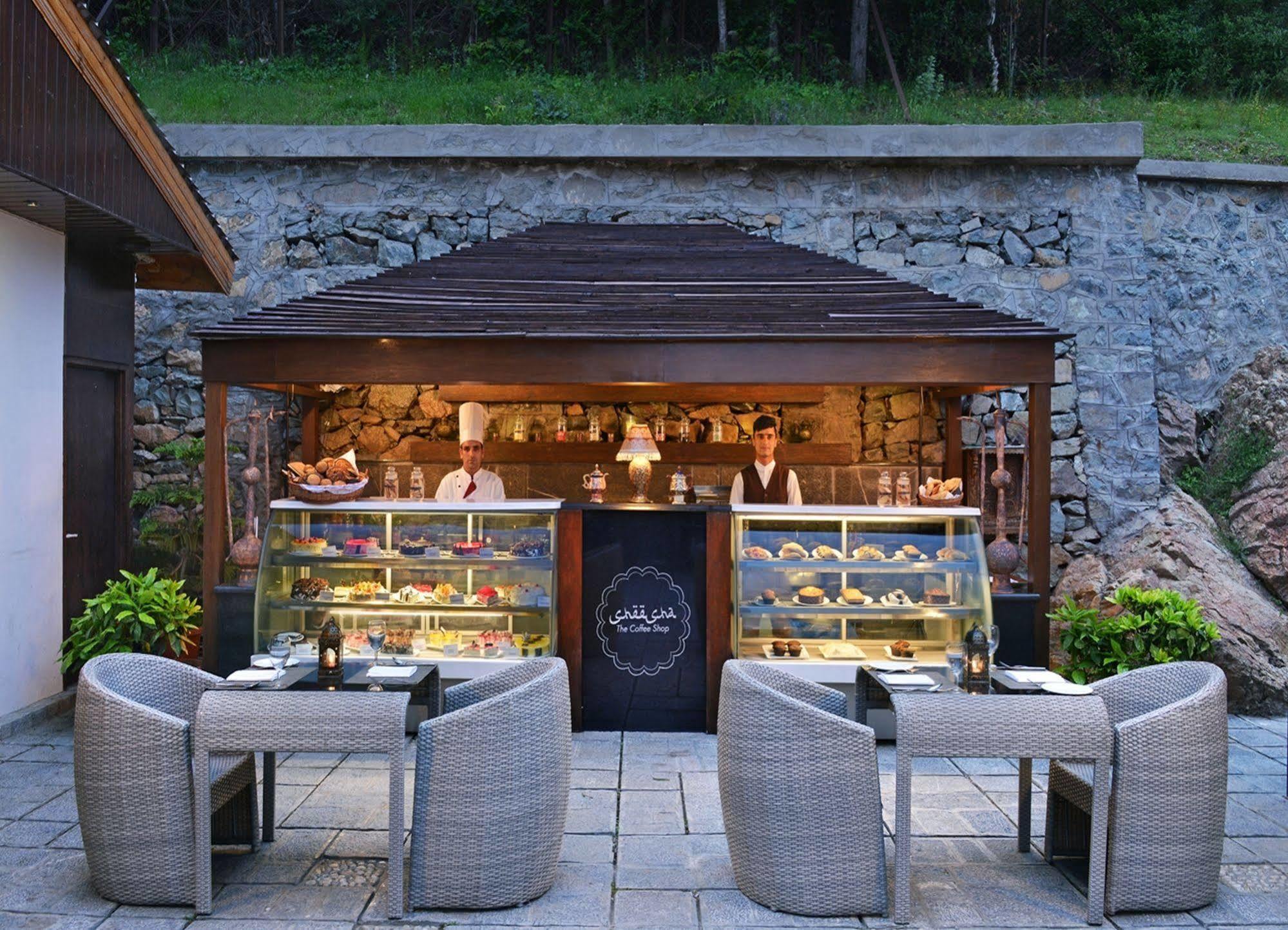 Hotel Golden Tulip Srinagar Extérieur photo