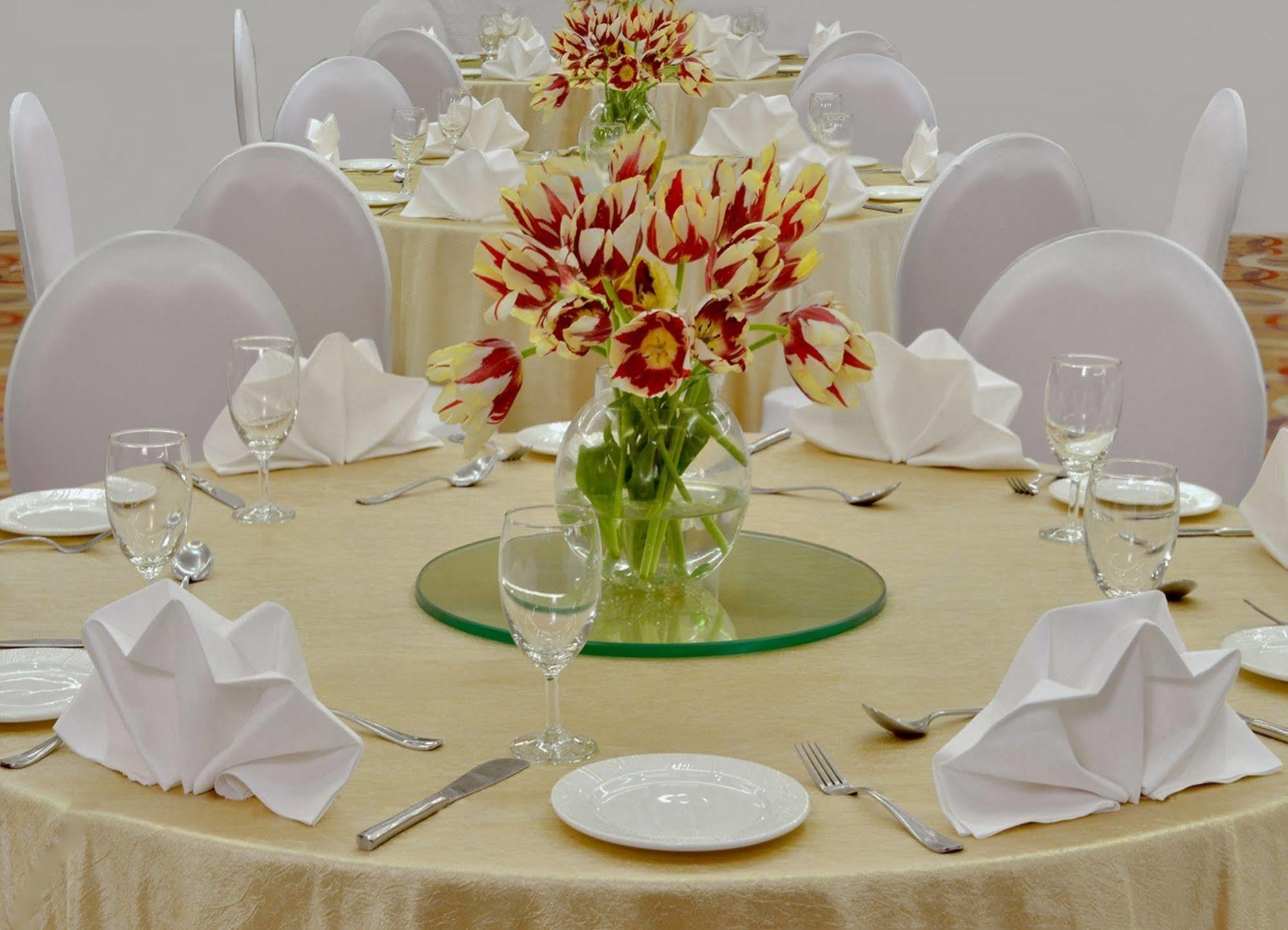 Hotel Golden Tulip Srinagar Extérieur photo